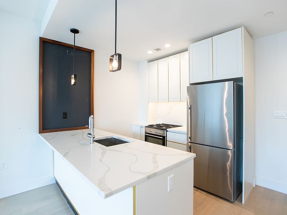 1st image of 565 4th Ave #306