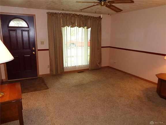 5th image of 20 S Hillcrest Dr