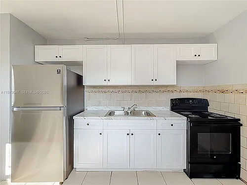 2408 NW 8th St Photo 1