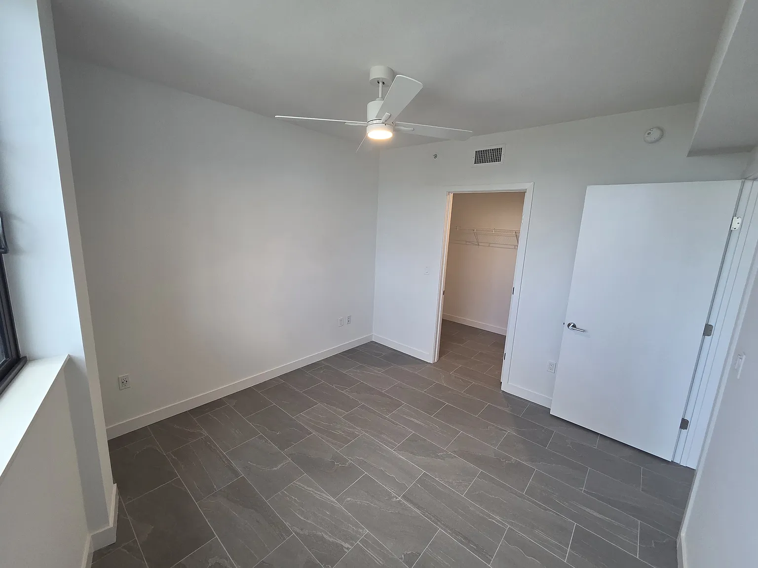 1 bed, 568 sqft, $2,380 — Photo 4