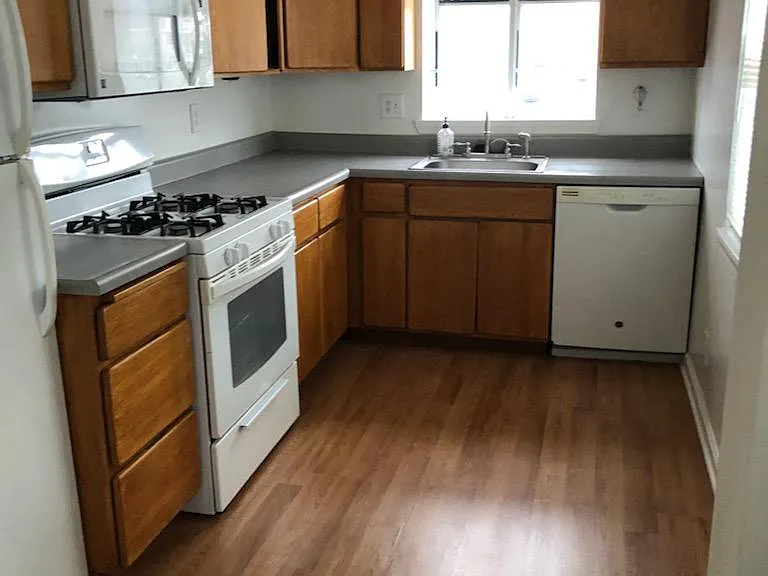 119 N Church St #B — Photo 5