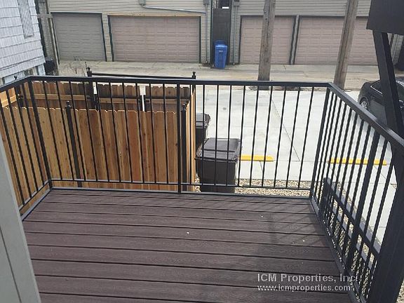 5th image of 1241 W Oakdale Ave #1F