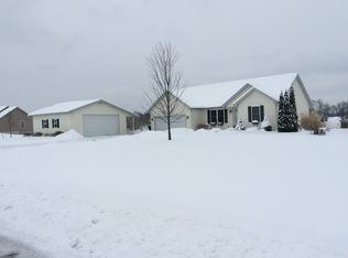 7995 Countryside Ln, East Leroy, MI 49051
