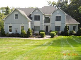 16 Middleton Rd, Newtown, CT 06470