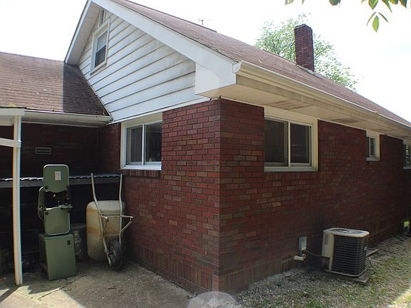 4th image of 898 Frontage Dr