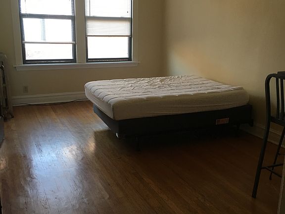 3rd image of 3121 N Hamlin Ave #3GG