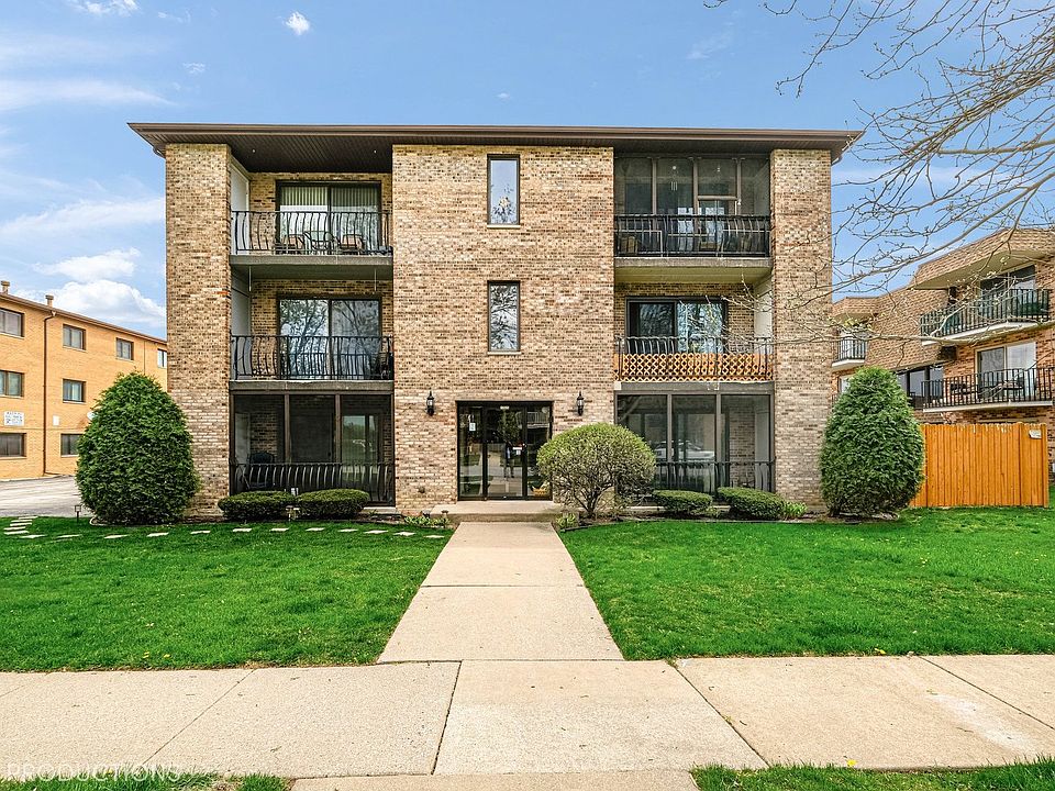 1st image of 17515 Cedar Ln APT 1S