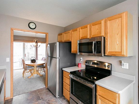 5th image of 1755 Parkway Dr