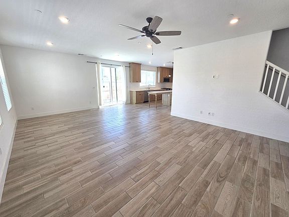 4th image of 2694 E Teaberry Dr