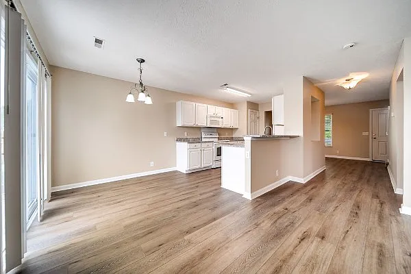 102 Wagon Ct — Photo 16