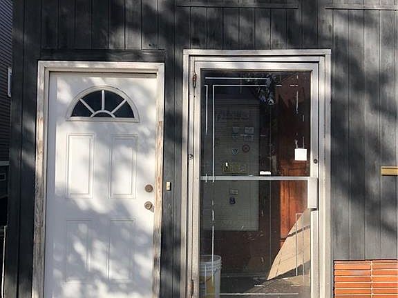 3rd image of 266 E Delavan Ave