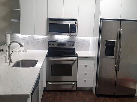 4th image of 9971 Nob Hill Ct #9971