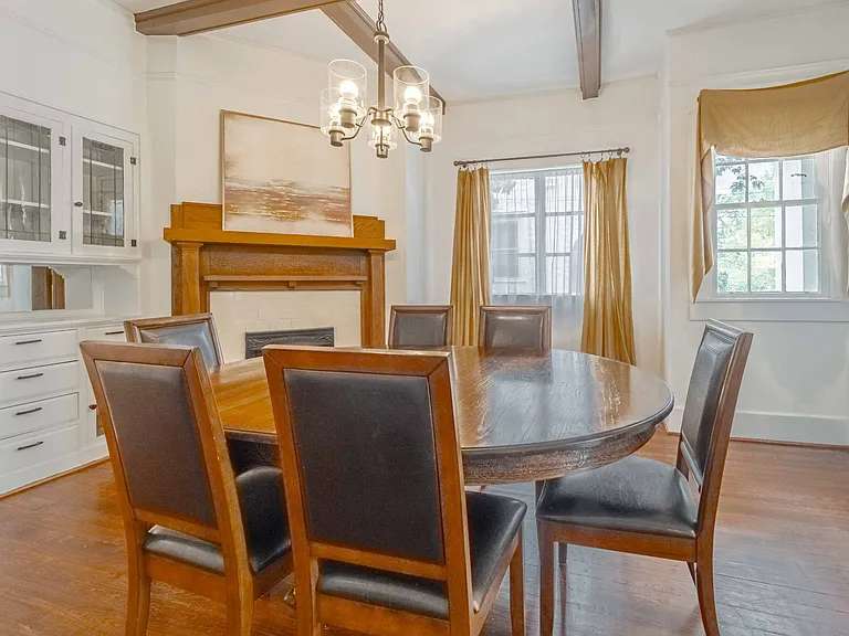 1435 Johns Rd — Photo 9