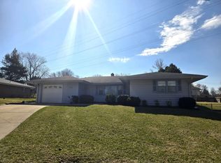 612 Blenheim Dr, Rockford, IL 61108