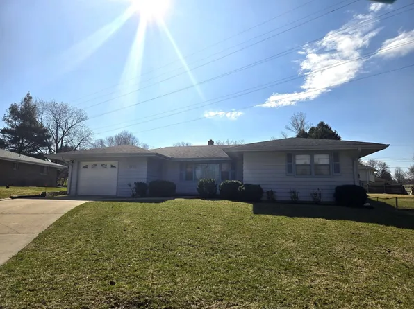 612 Blenheim Dr, Rockford, IL 61108