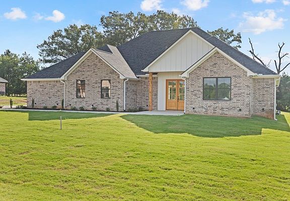 3rd image of 13830 Cedar Hill Cir