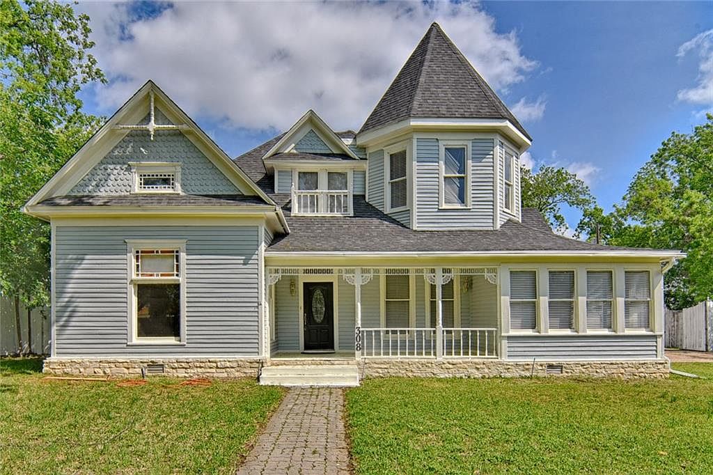 308 Featherston St, Cleburne, TX 76033 Zillow