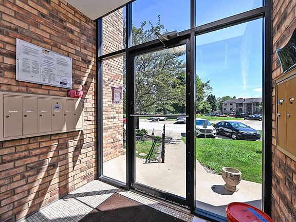 4th image of 539 Davis Rd APT 1