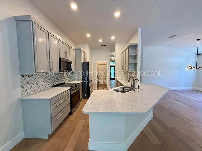 13658 Kayak Ct — Photo 11