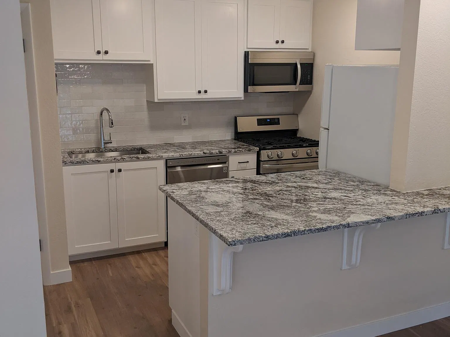 2 bed, 1431 sqft, $1,800 — Photo 3