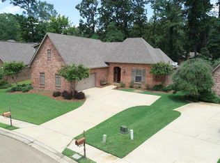 415 Glendale Pl, Brandon, MS 39047