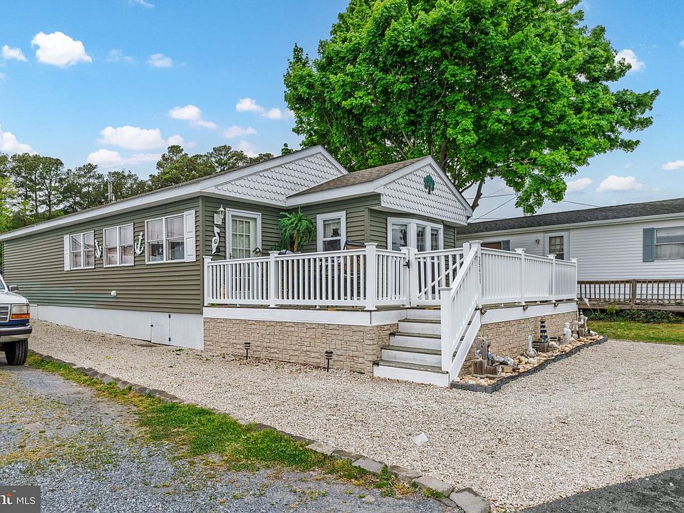 1st image of 35411 W River Dr