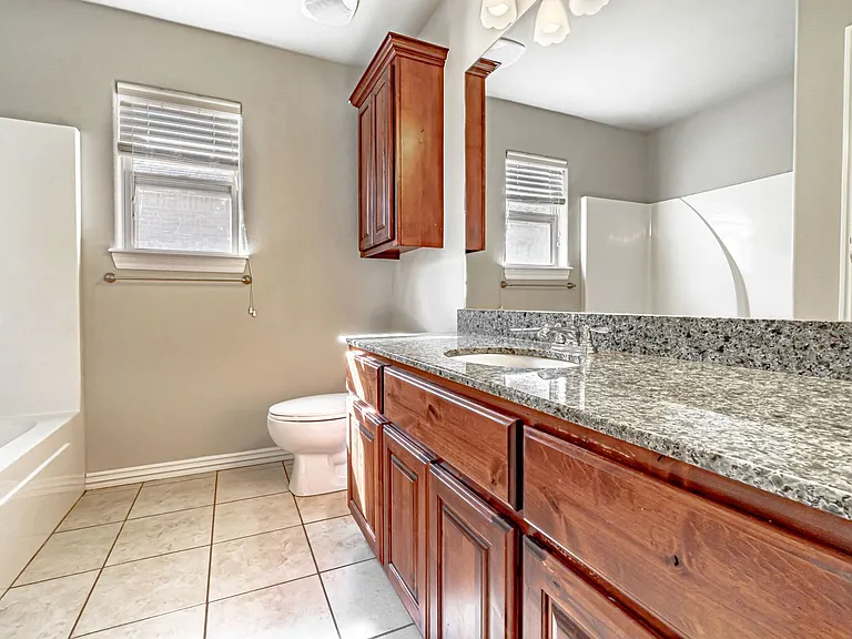 1161 Coventry Ln — Photo 16