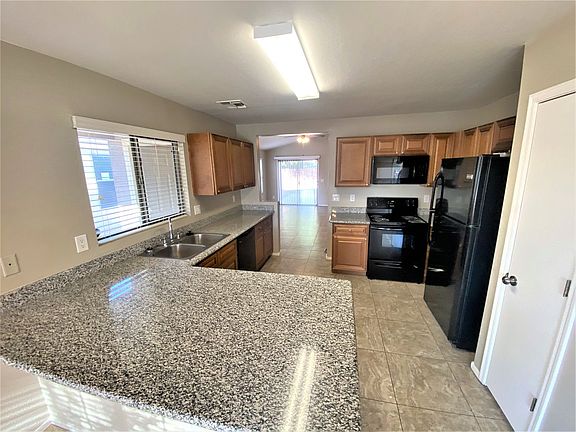 4th image of 14829 N 129th Dr