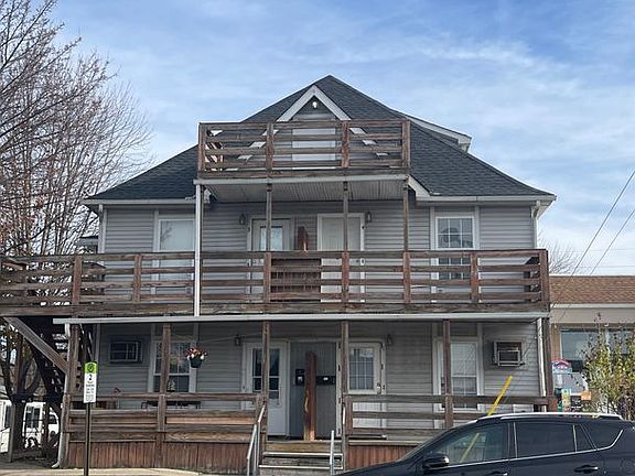 2nd image of 239 S 4th St APT 4