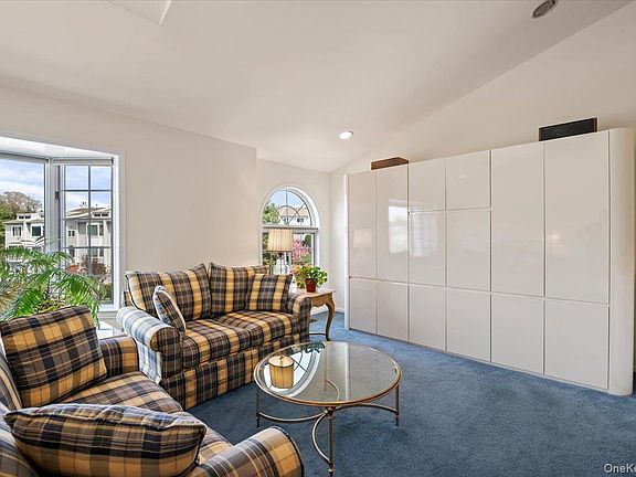 4th image of 240-30B Oak Park Drive #31B