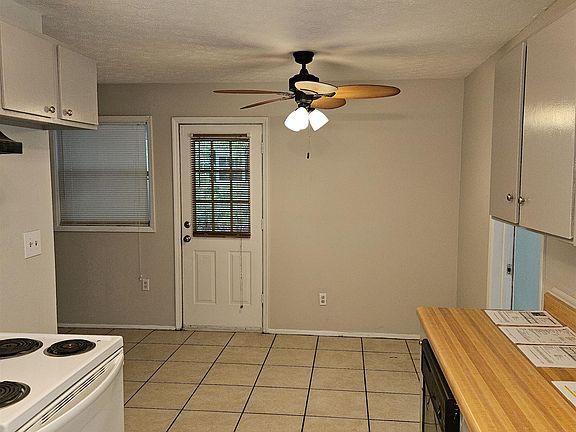 5th image of 406 Shoreline Dr