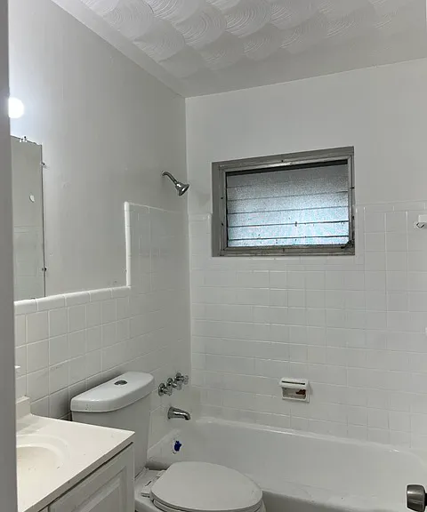 2210 N 57th Ave — Photo 20