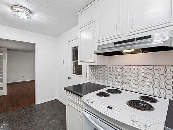 2nd image of 750 Dunleith Ct