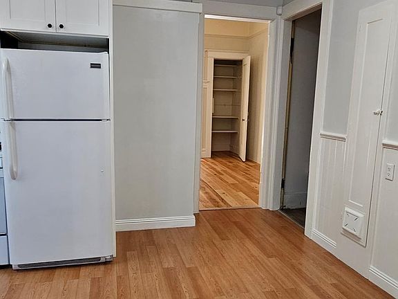 3rd image of 2685 Bryant St