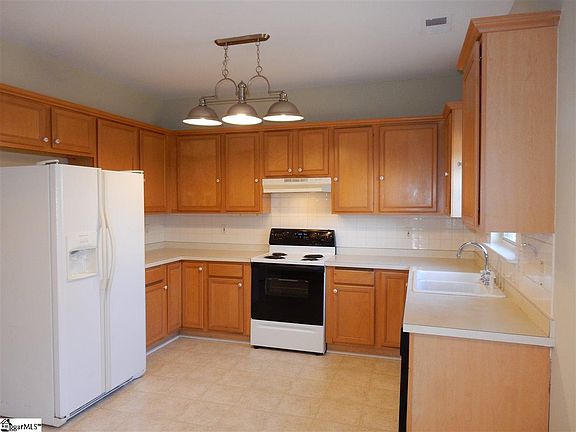 5th image of 108 Sawyer Dr