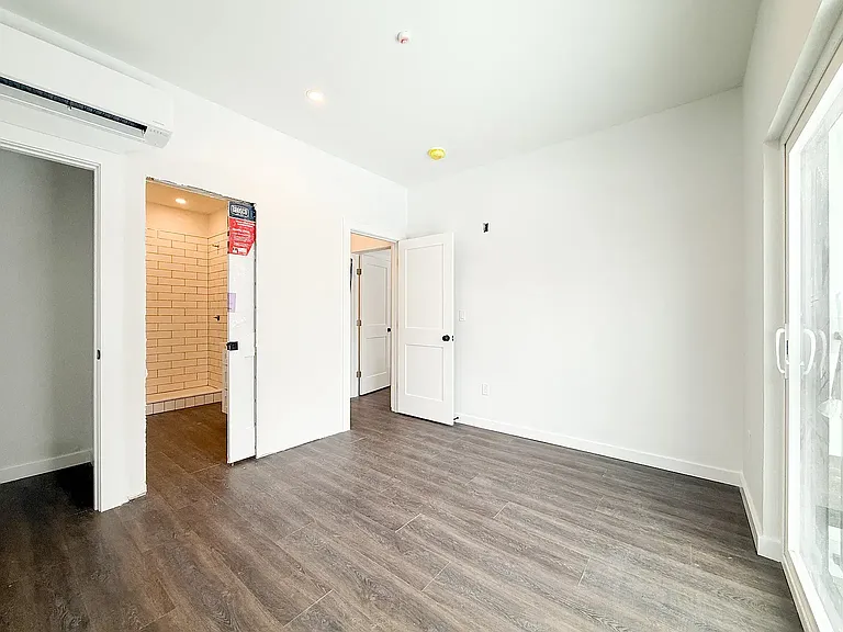 71 Perrin St #3 — Photo 2