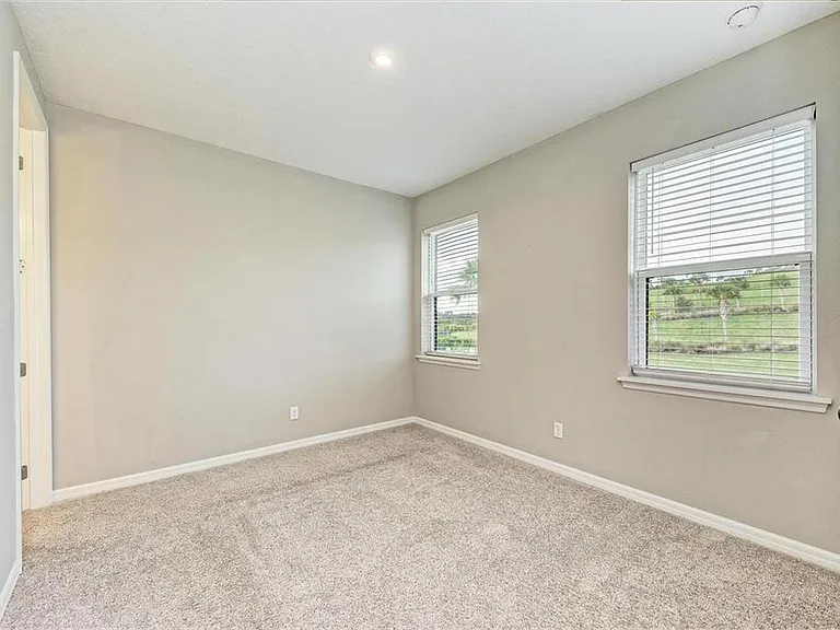 5564 Summit Gln — Photo 18
