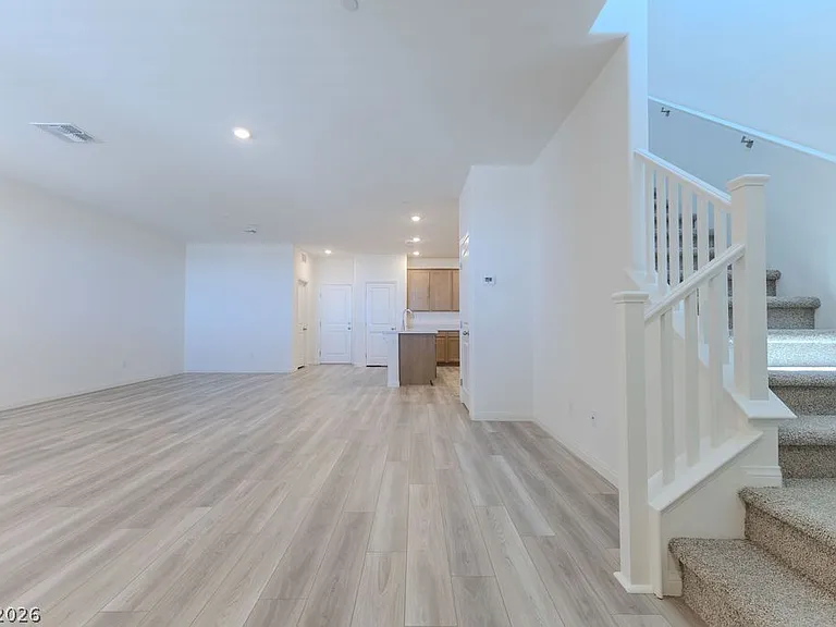 60 Hornbeck Ln — Photo 2