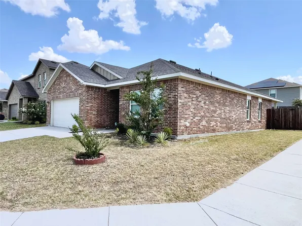 8400 Hawkview Dr, Fort Worth, TX 76179