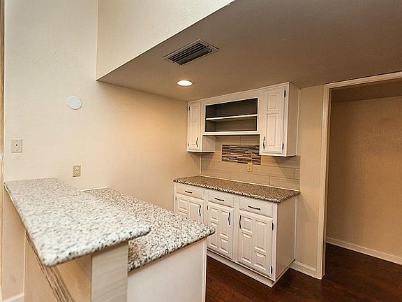 4th image of 15542 Camino Del Sol Dr