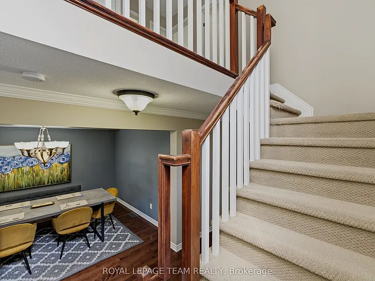 216 Horseshoe Cres — Photo 33