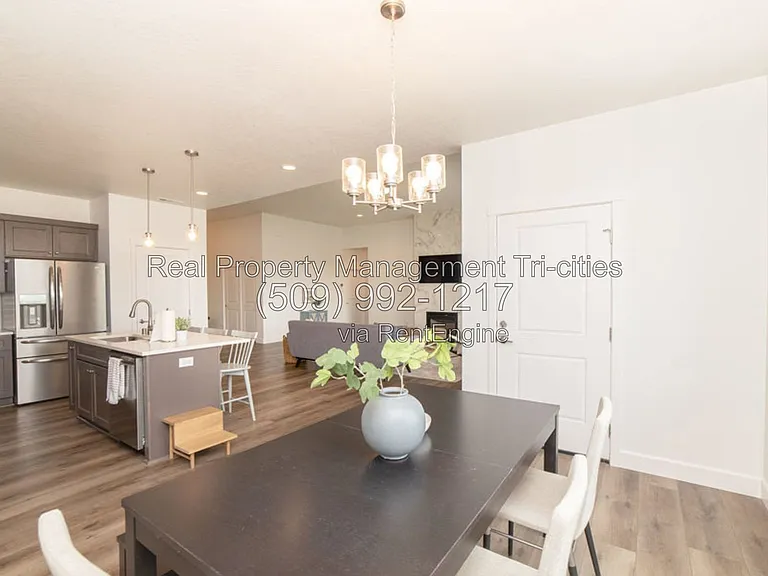 8004 Massey Dr — Photo 8
