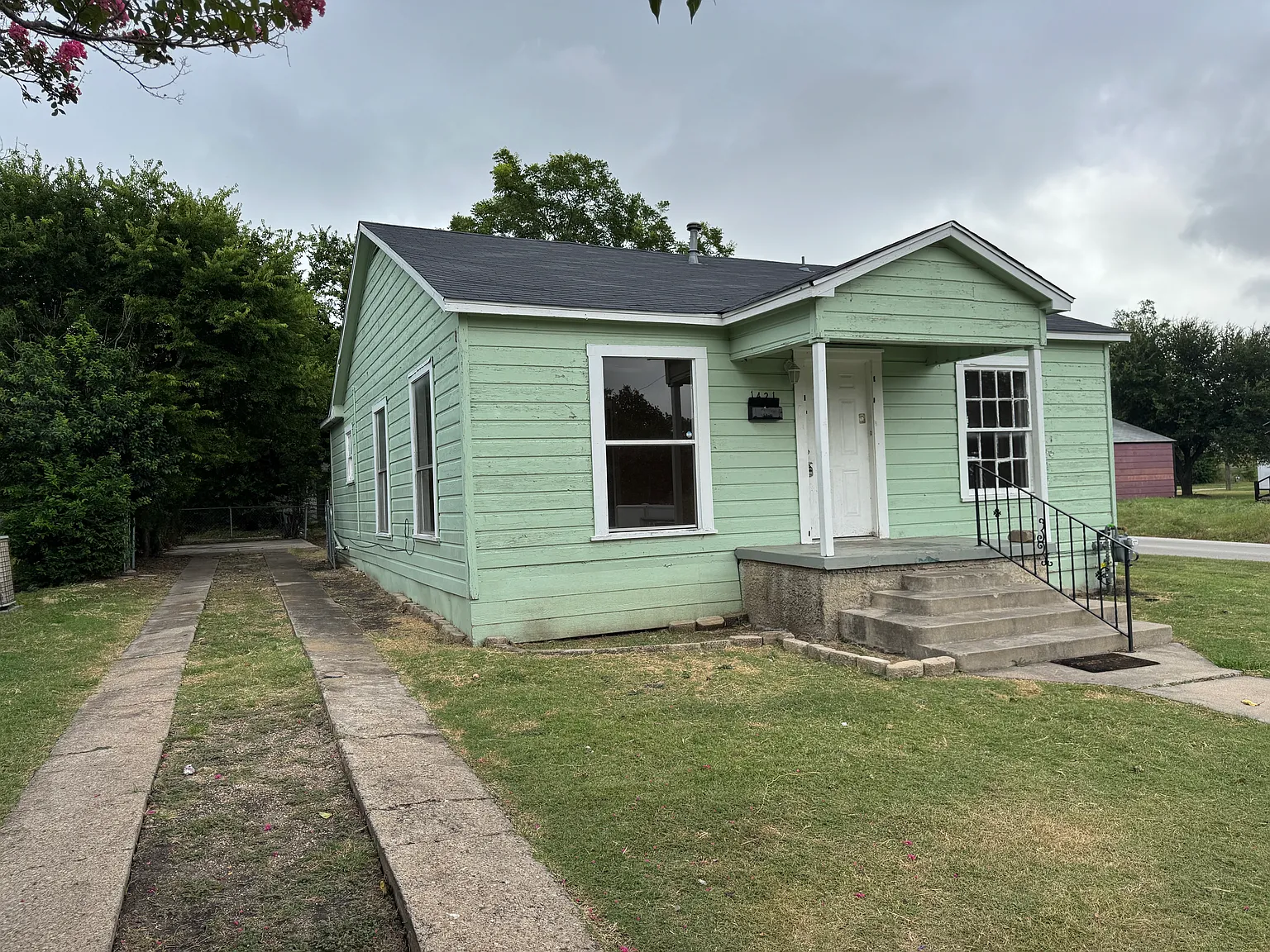 2 bed, 966 sqft, $1,000 — Photo 2