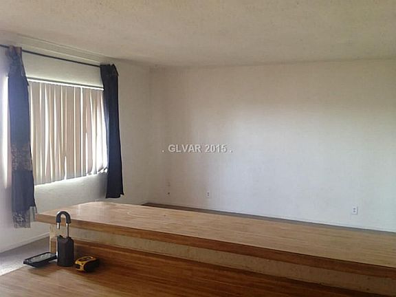 2nd image of 2260 Dolly Ln