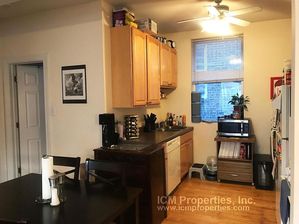 1st image of 857 W Cornelia Ave #2E