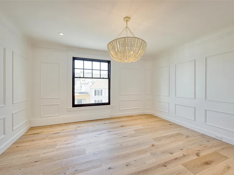 2145 Franklin St #4 — Photo 17