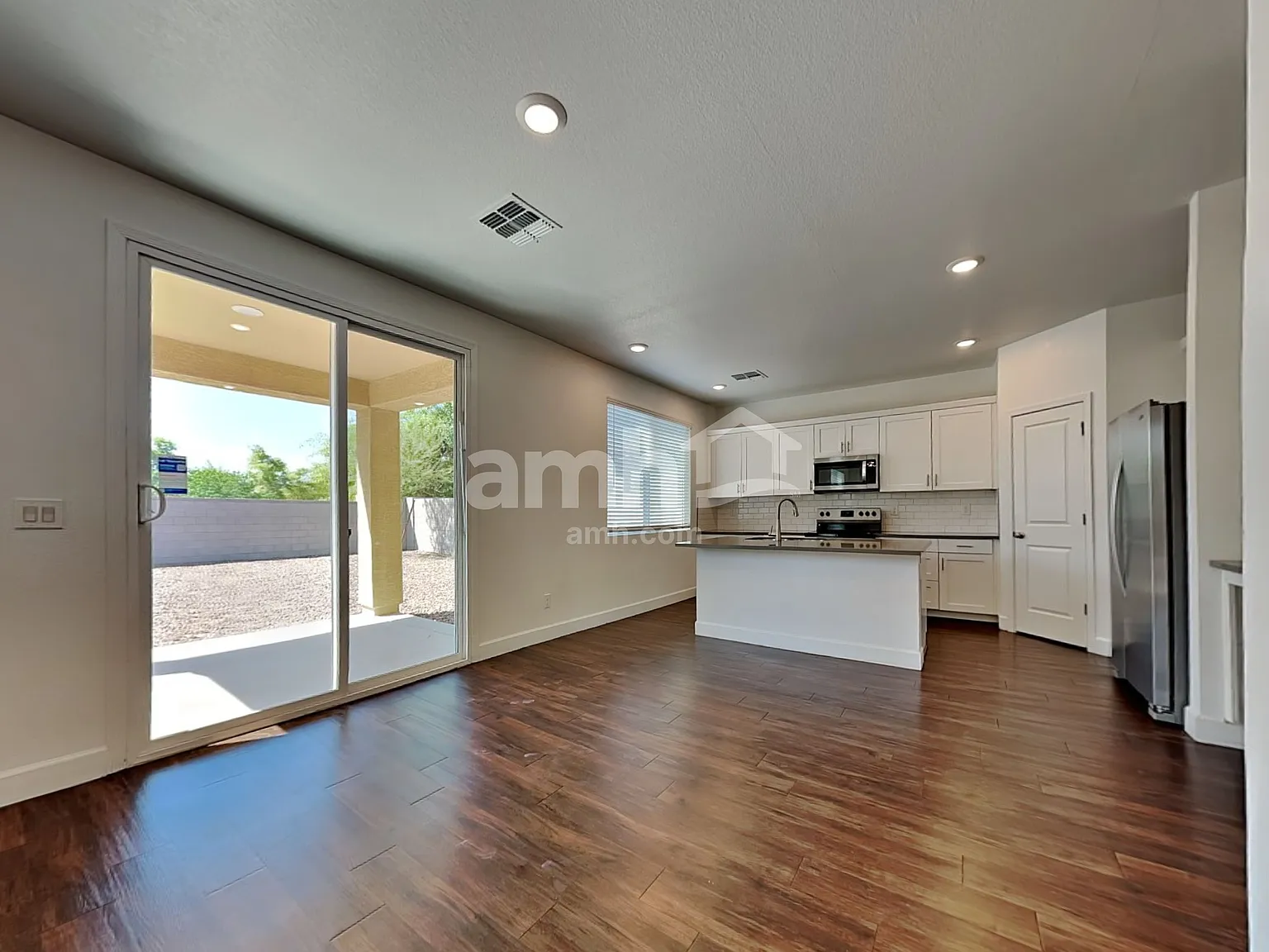 4 bed, 2.5 bath, 2087 sqft, $2,435 — Photo 4