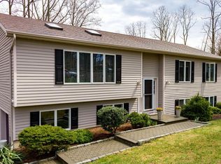 1 Shady Brook Ln, Cortlandt Manor, NY 10567