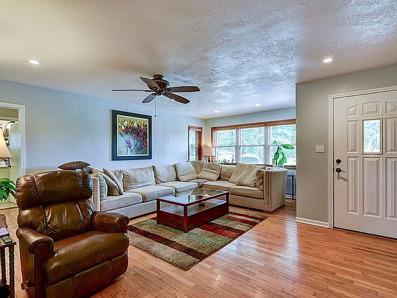 5th image of 2685 W Farm Road 182