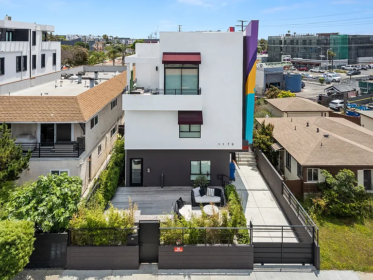 1176 Nelrose Ave #C — Photo 3